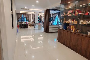 Double Storey Corner House For Rent, Jln EJ 9, Taman Ehsan Jaya 