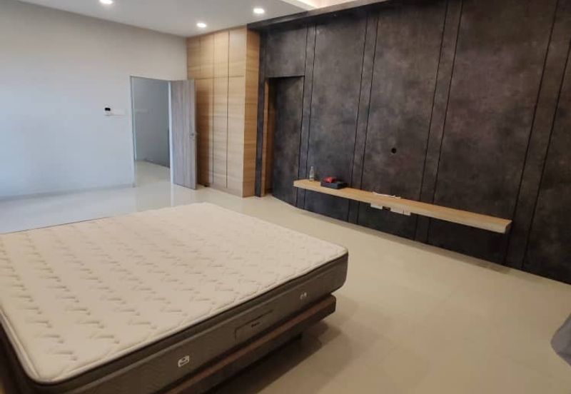 Double Storey Corner House For Rent, Jln EJ 9, Taman Ehsan Jaya 