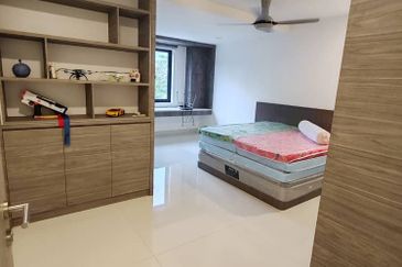 Double Storey Corner House For Rent, Jln EJ 9, Taman Ehsan Jaya 