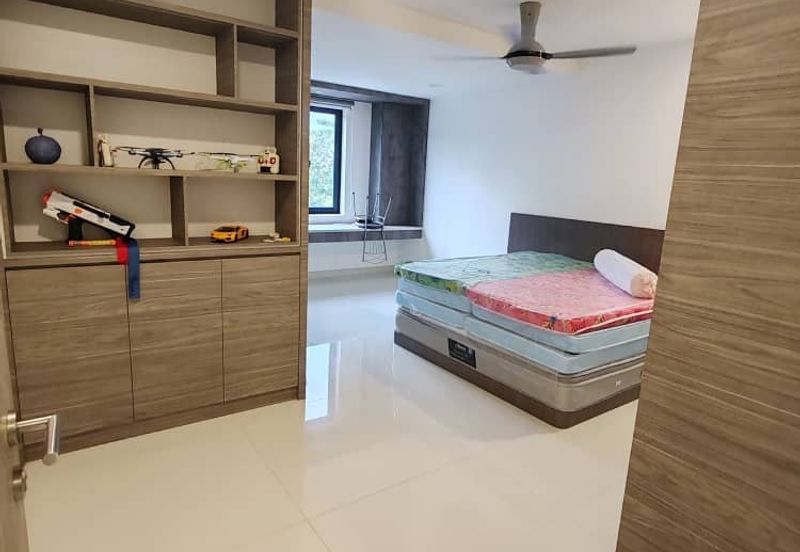 Double Storey Corner House For Rent, Jln EJ 9, Taman Ehsan Jaya 