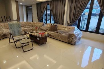 Double Storey Corner House For Rent, Jln EJ 9, Taman Ehsan Jaya 