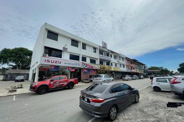 Senai Saleng 3 Storey Shop Lot For Sale, Jln Selangat ,Tmn Saleng Jaya,Senai,Kulai