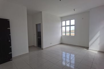 Erica Meridin East,Pasir Gudang, Double Storey End-Lot House For Sale 