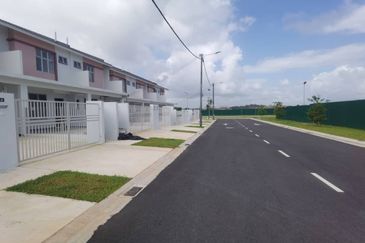 Erica Meridin East,Pasir Gudang, Double Storey End-Lot House For Sale 