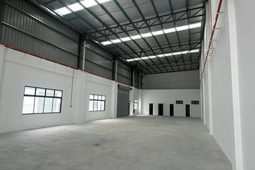 2.5 Storey Semi-D Factory For Rent, Apex Bizhub, Jln Desa Tropika, Tmn Perindustrian Puncak, Desa Cemerlang, Ulu Tiram 