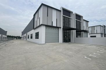 2.5 Storey Semi-D Factory For Rent, Apex Bizhub, Jln Desa Tropika, Tmn Perindustrian Puncak, Desa Cemerlang, Ulu Tiram 