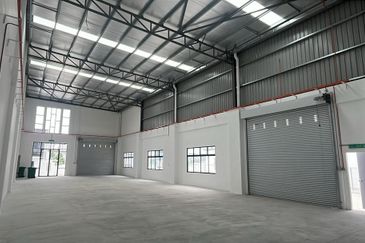 2.5 Storey Semi-D Factory For Rent, Apex Bizhub, Jln Desa Tropika, Tmn Perindustrian Puncak, Desa Cemerlang, Ulu Tiram 
