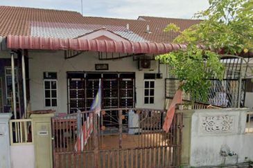 Taman Desarina, Kuala Kedah - Teres Setingkat - For Sale - Fully Renovated