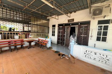 Taman Desarina, Kuala Kedah - Teres Setingkat - For Sale - Fully Renovated