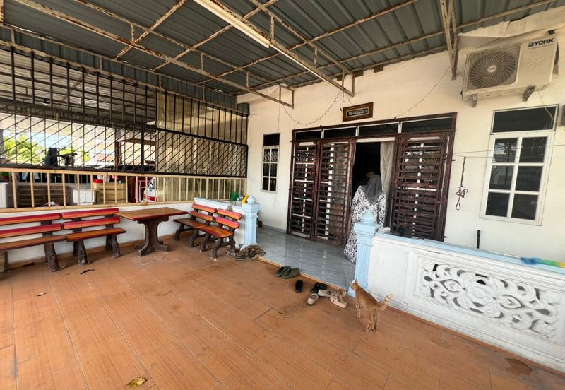 Taman Desarina, Kuala Kedah - Teres Setingkat - For Sale - Fully Renovated