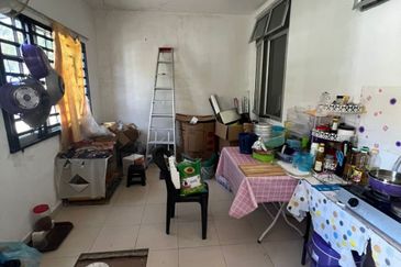 Taman Desarina, Kuala Kedah - Teres Setingkat - For Sale - Fully Renovated