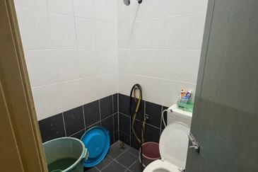 Taman Desarina, Kuala Kedah - Teres Setingkat - For Sale - Fully Renovated