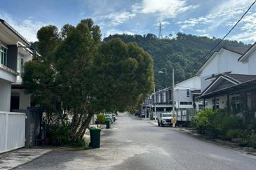 Taman Tunku Intan Safinaz