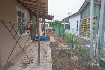 Taman Dermaga Jaya Fasa 2, Kuala Kedah | Semi-D Setingkat | Renovated & Bawah Market Value