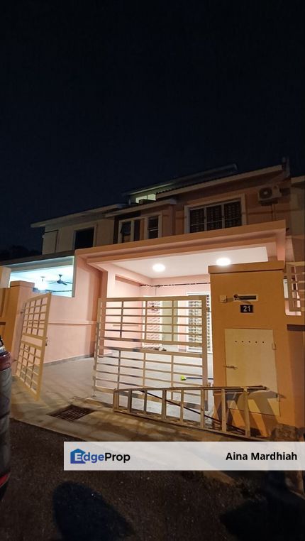 FOR RENT : Double Storey Terrace Taman Dato Demang Seri Kembangan, Selangor, Seri Kembangan