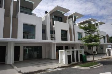 Lake Point Residence