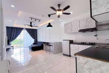 Puncak Hijauan (Hijauan Heights)