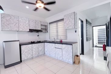 Puncak Hijauan (Hijauan Heights)