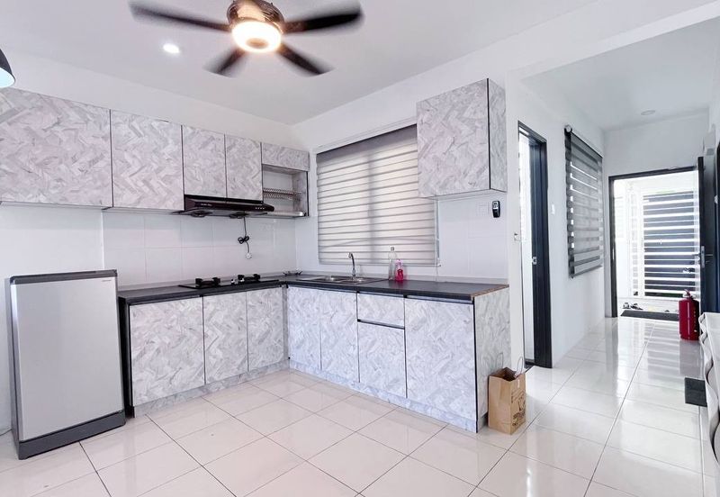 Puncak Hijauan (Hijauan Heights)