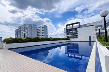 Puncak Hijauan (Hijauan Heights)