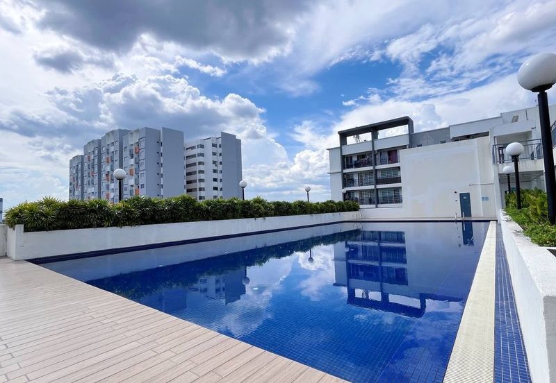 Puncak Hijauan (Hijauan Heights)