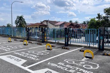 Puncak Hijauan (Hijauan Heights)