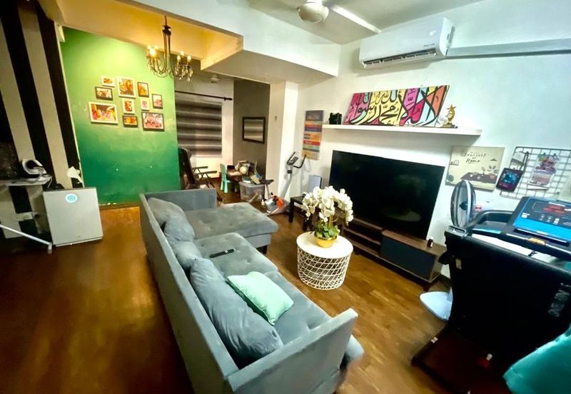 Persiaran Puncak Alam 6 