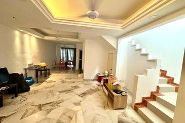 Persiaran Puncak Alam 1 