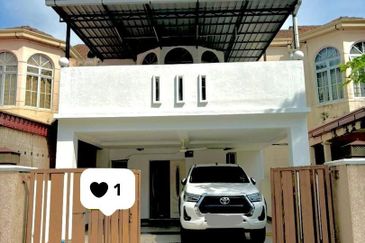 Persiaran Puncak Alam 1 