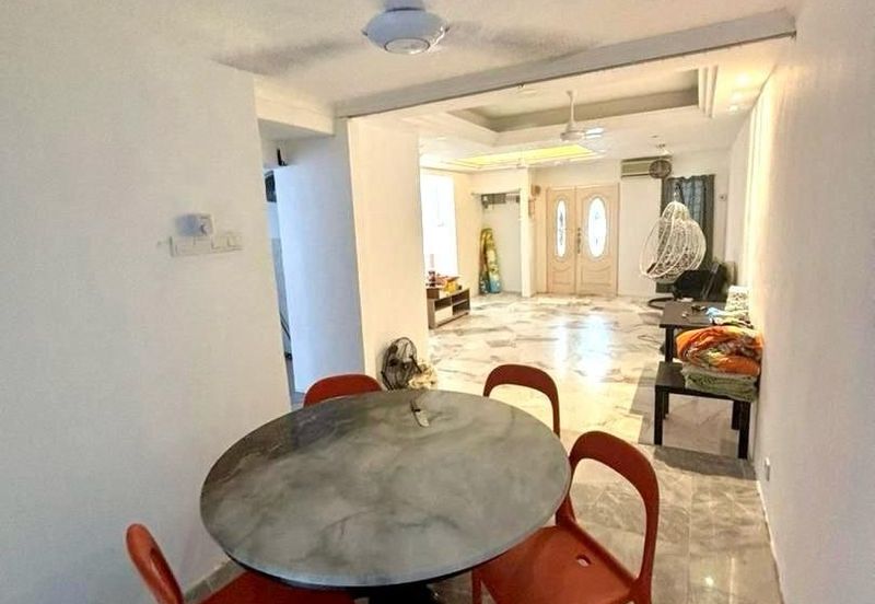 Persiaran Puncak Alam 1 