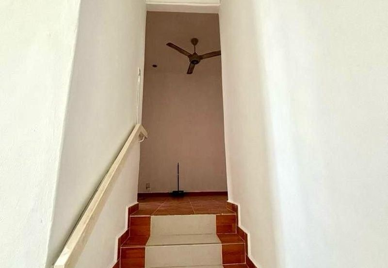 Persiaran Puncak Alam 1 