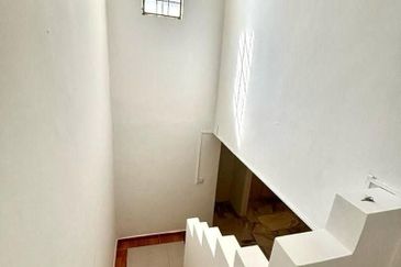 Persiaran Puncak Alam 1 