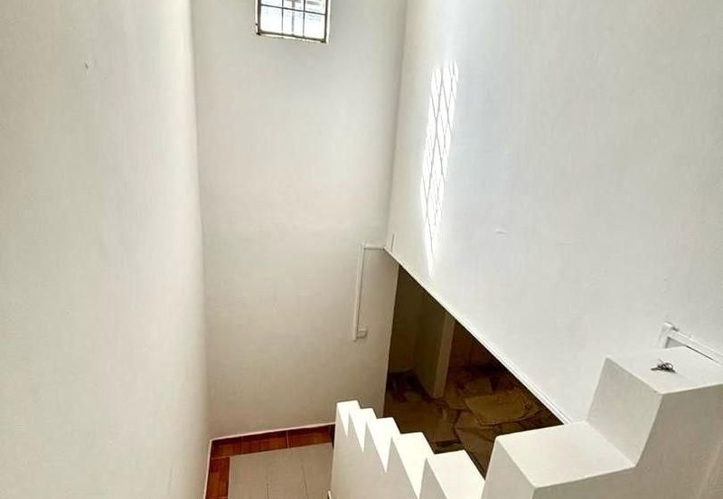 Persiaran Puncak Alam 1 