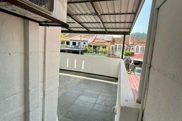 Persiaran Puncak Alam 1 