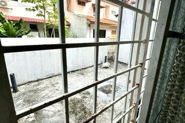 Persiaran Puncak Alam 1 