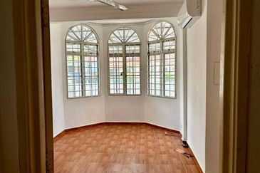 Persiaran Puncak Alam 1 