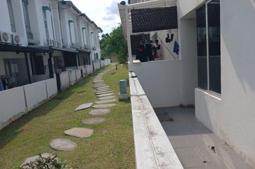 Parkfield Residences, Tropicana Heights