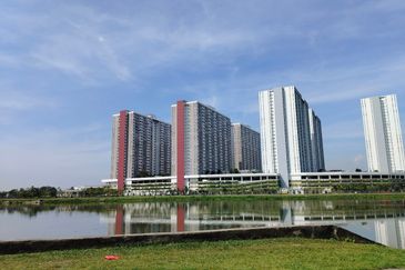 PR1MA Lakefront Homes