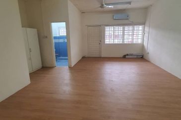 SL7, Bandar Sungai Long