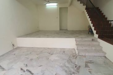 SL7, Bandar Sungai Long