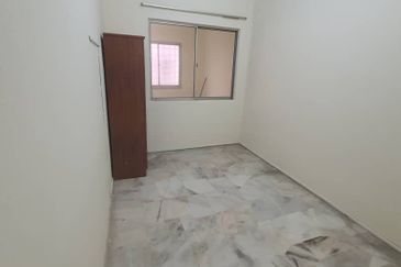 SL7, Bandar Sungai Long