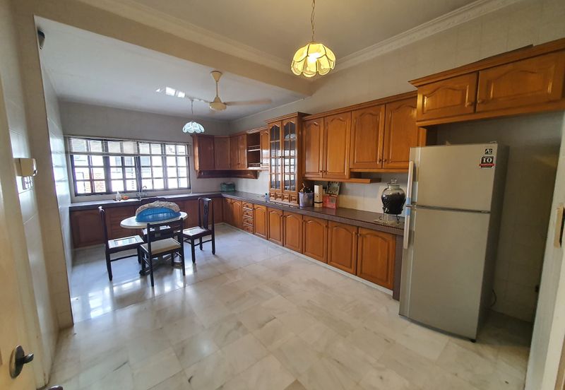 SL 8, Bandar Sungai Long