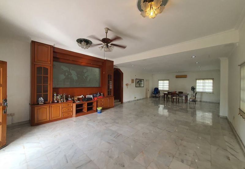 SL 8, Bandar Sungai Long