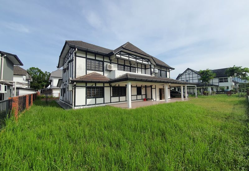 SL 8, Bandar Sungai Long