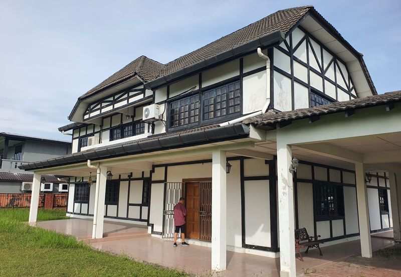 SL 8, Bandar Sungai Long