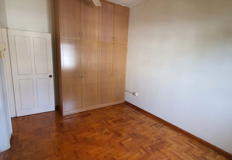 SL 8, Bandar Sungai Long