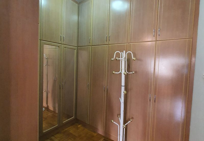 SL 8, Bandar Sungai Long