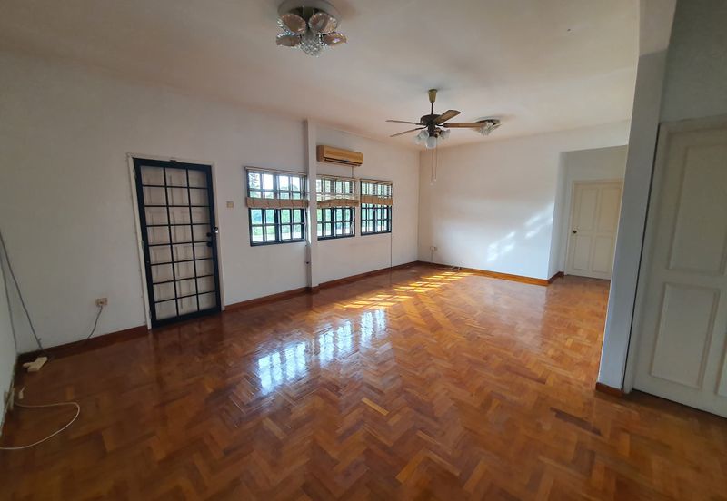 SL 8, Bandar Sungai Long