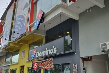 Pusat Perdagangan Maisons