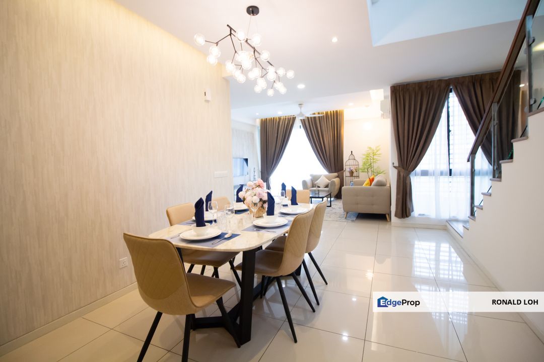 Tropical Villa @ Seri Kembangan - Urgent Sale, Below Market Price, Selangor, Seri Kembangan